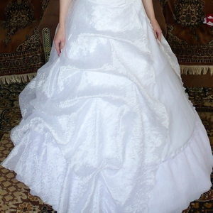 Красивое свадебное платье - недорого